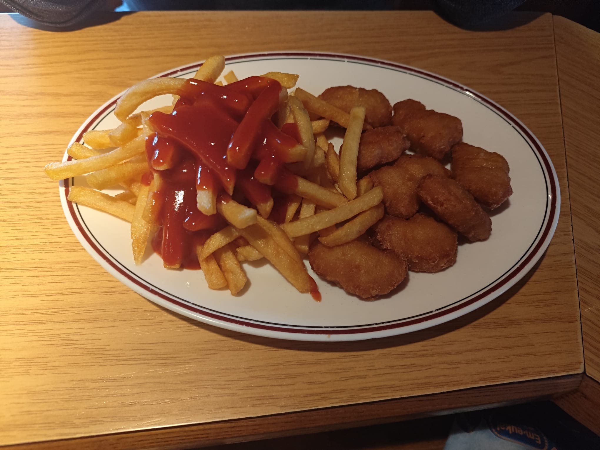Nuggets mit Pommes